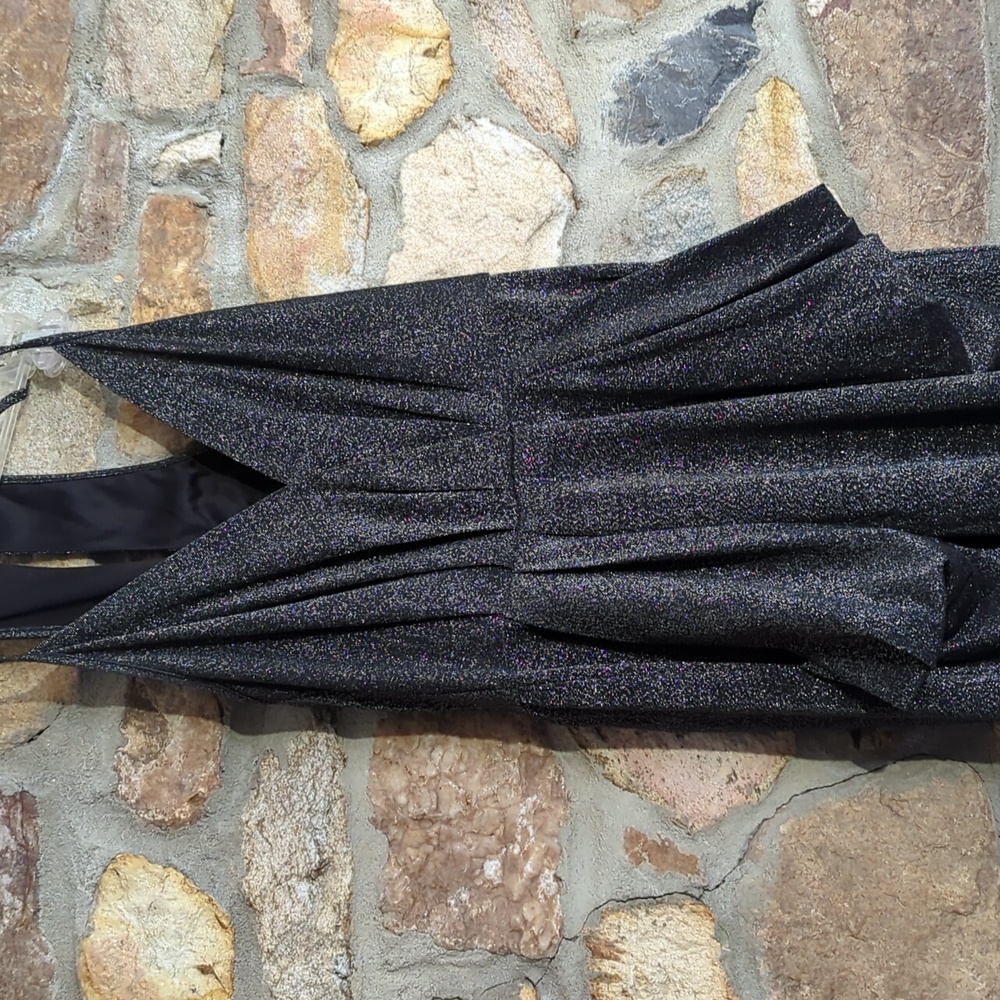 BCBG GENERATION METALLIC BLACK SURPLICE MIDI POCKET DRESS - Picture 5 of 13